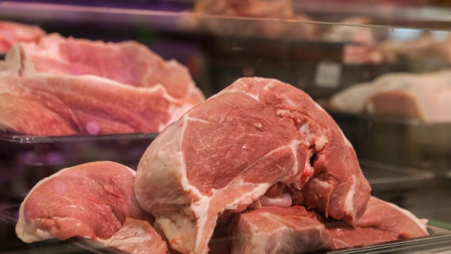 Минсельхоз: в России снизилась отпускная цена на свинину и гречку
