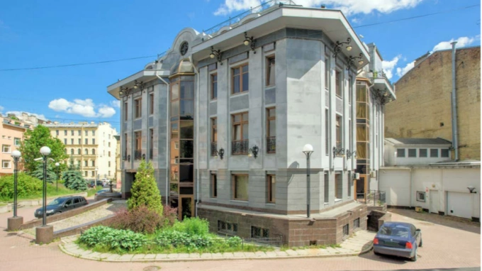 Офисное здание из натурального камня на Васильевском острове выставили на продажу за 230 млн рублей