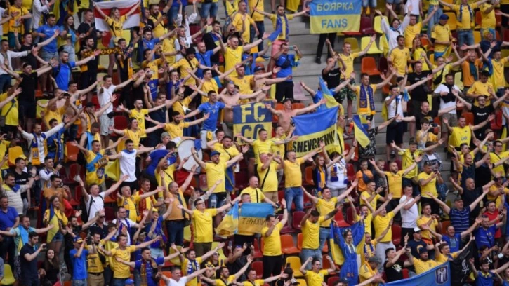 В Госдуме призвали УЕФА наказать украинских фанатов за оскорбление Путина