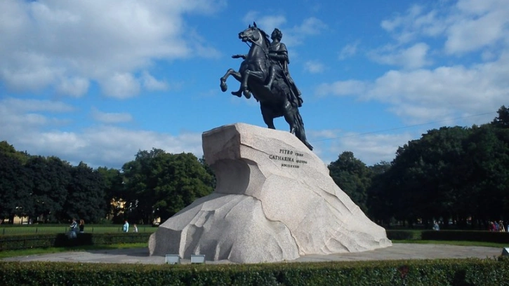 В Петербурге завершилась реставрация памятника "Медный всадник"  