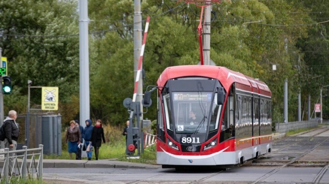 Петербург восстановит движение трамваев в Мариуполе и передаст городу 100 автобусов