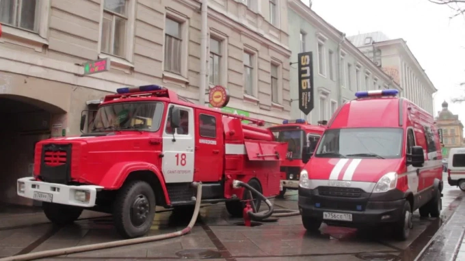 В трехкомнатной квартире на Пражской вспыхнул пожар