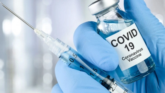 Почти 4 тыс. петербуржцев вакцинировались от COVID-19 на дому