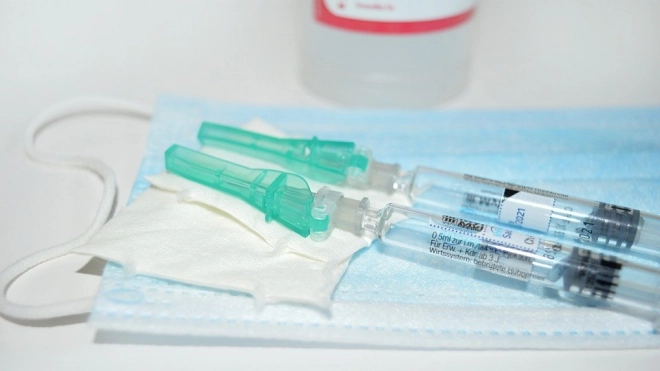 Петербуржцы заболели коронавирусом после пройденной вакцинации