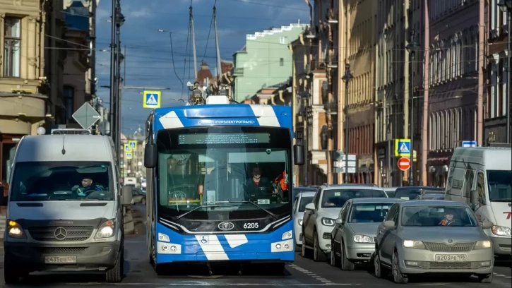 Пассажиропоток в общественном транспорте Петербурга вырос до 3,7 миллиона человек в сутки