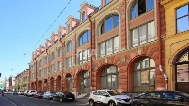 В Петербурге продали часть здания в Банковском переулке
