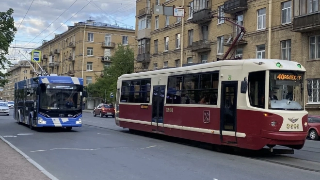 В Петербурге 98% пассажиров оплачивают проезд электронными способами