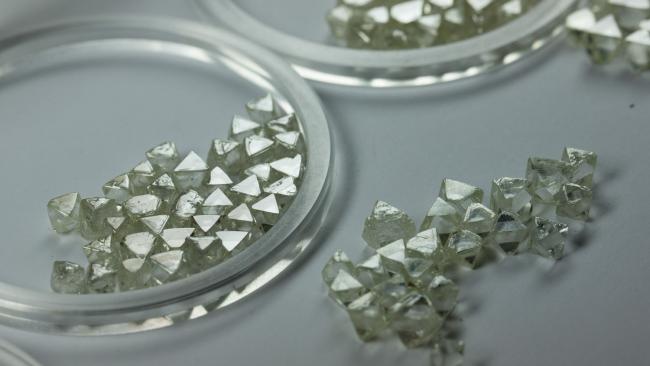 "АЛРОСА" в январе нарастила продажи алмазов и бриллиантов до $430 млн