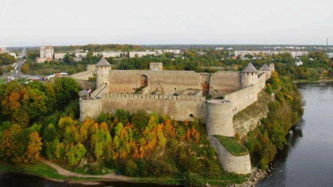 Крепость в Ивангороде попала на второе место в списке пяти самых красивых крепостей России