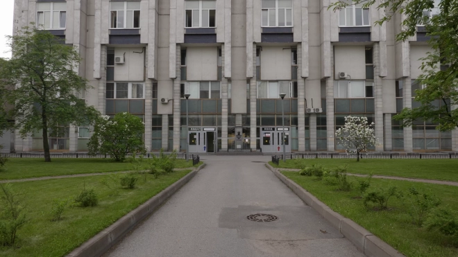 Жителя Невского района госпитализировали после драки с соседом