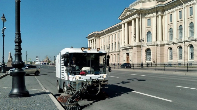 За неделю на петербургских улицах собрали 1400 тонн мусора