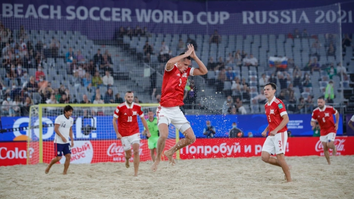 Россия обыграла США в первом матче ЧМ по пляжному футболу