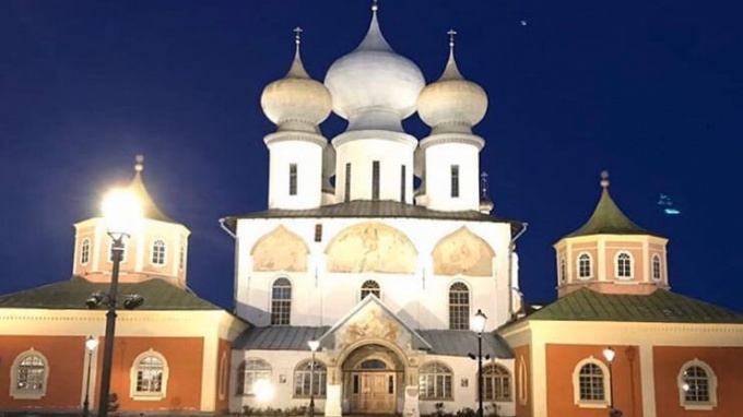 Губернатор Ленобласти опубликовал снимки Тихвинского Богородичного монастыря