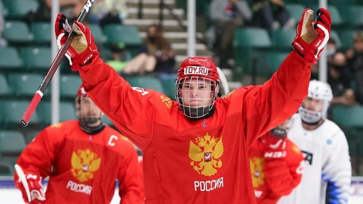 Мирошниченко занял второе место в списке проспектов драфта НХЛ-2022