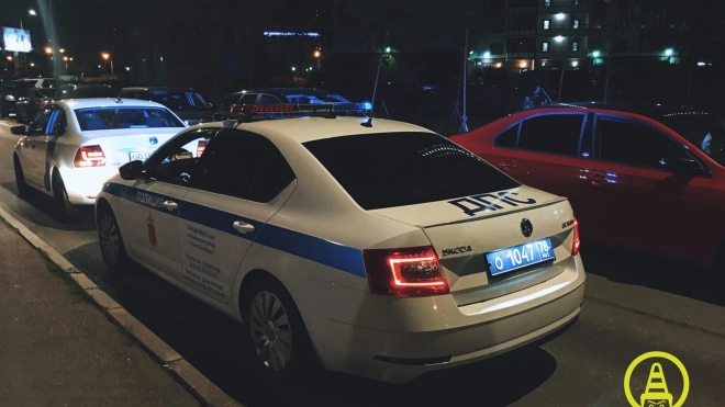 На Оптиков полиция поймала нетрезвого водителя каршеринга