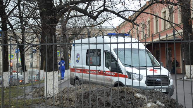 В Петербурге два подростка попали в больницу с токсическим отравлением