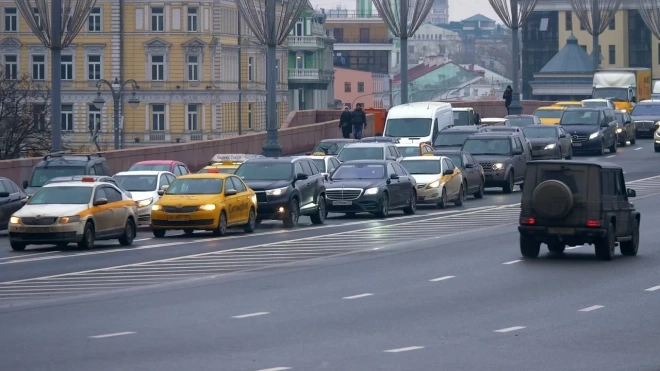 Вечером 29 ноября пробки на дорогах Петербурга достигли 9 баллов