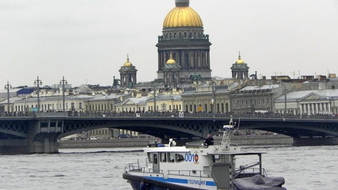 В Петербурге с 8 ноября закрылась навигация по рекам и каналам