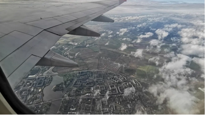 Самолёт, выполнявший рейс Красноярск-Петербург, подал сигнал cрочности в небе