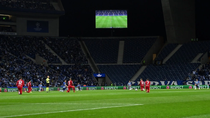 Карасев не встал на колено перед матчем "Порту"-"Ливерпуль"