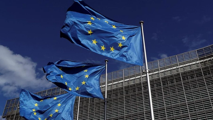 Евросоюз снял ограничения на поездки для обладателей COVID -сертификатов 