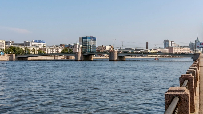 С 15 июля в тоннеле у Гренадерского моста в Петербурге ограничат движение транспорта