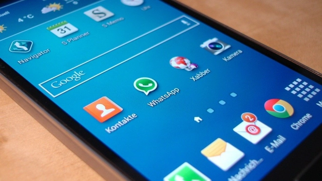 Бывшие сотрудники WhatsApp запустили приватную соцсеть 
