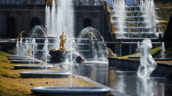 "Петергоф" запустил образовательный проект об истории и устройстве своих фонтанов