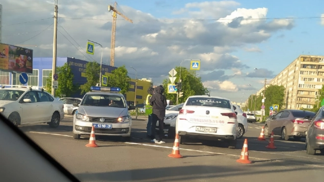 В Невском районе конфликт водителей закончился поножовщиной