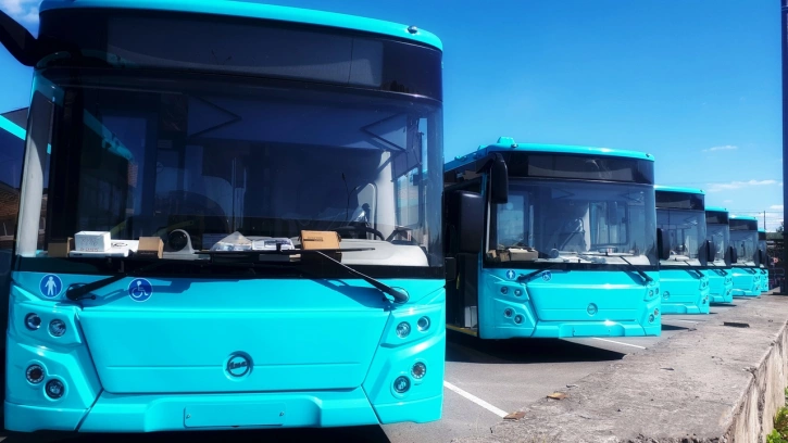 До конца года в Петербурге появятся два новых автобуса на альтернативном топливе 