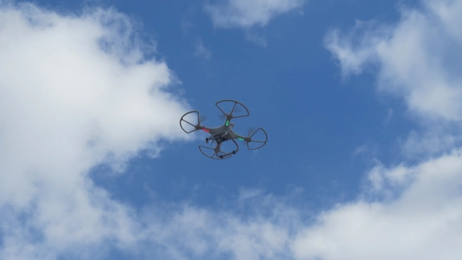 В Гатчинском районе заметили неизвестный дрон