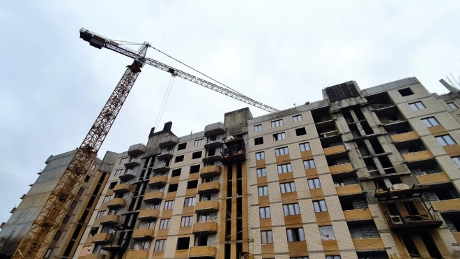 Продолжается строительство двух корпусов проблемного ЖК "ЛомоносовЪ"