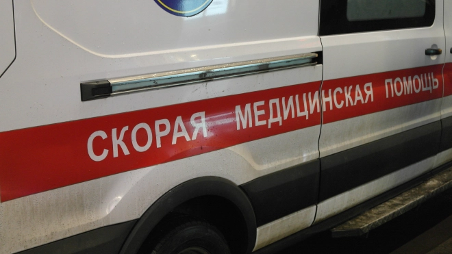 В Петербурге неизвестный ударил ножом в живот беременную