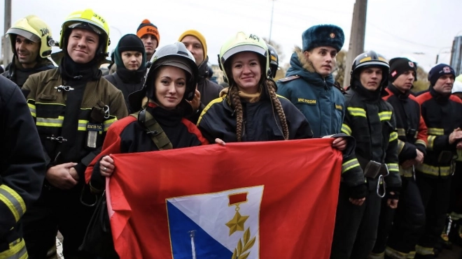 Соревнования пожарных и спасателей "Вертикальный вызов" прошли в Петербурге