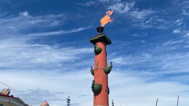 В честь Дня прорыва блокады Ленинграда зажгут факелы на Ростральных колоннах