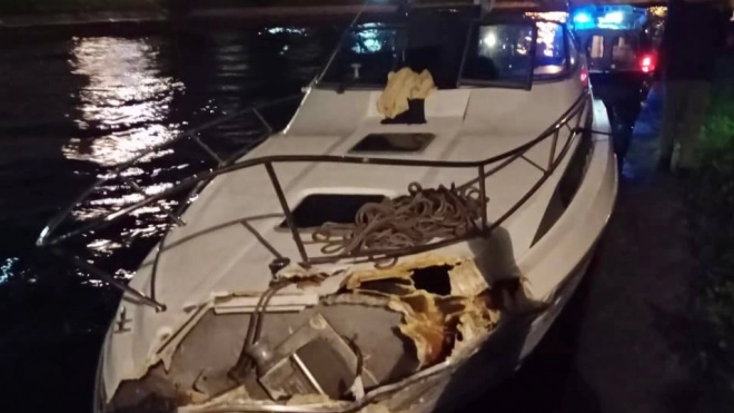 В Петербурге возбудили дело после столкновения катера с набережной Ждановки