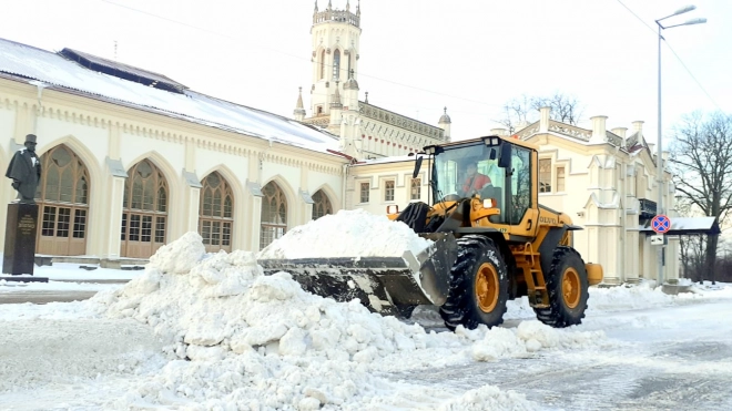 За сутки с петербургских улиц и дорог убрали более 44 тысяч кубометров снега