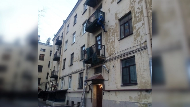 Стали известны подробности обрушения балкона на Наличной