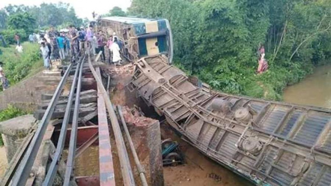 В Конго сход поезда унес жизни 50 человек 
