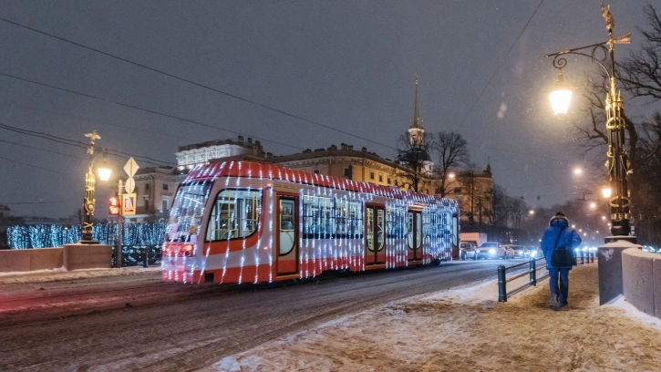 В Петербурге в новогоднюю ночь дольше будут работать 11 трамвайных и 12 троллейбусных маршрутов 
