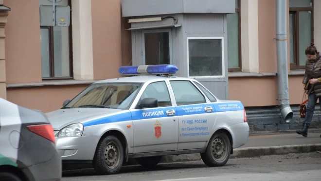 В сервисном центре на Новолитовской улице бандит несколько раз выстрелил в петербуржца