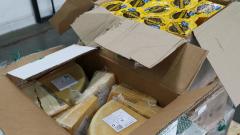 Пограничники Псковской таможни нашли нелегальный сыр в коробках из-под запчастей