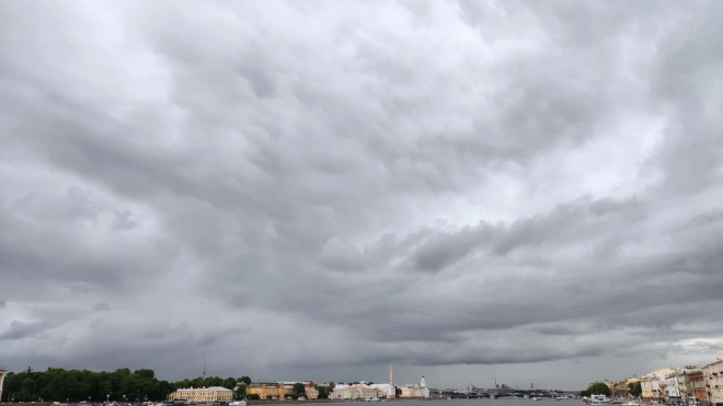 В воскресенье дождливый циклон "Офелия" накроет Петербург