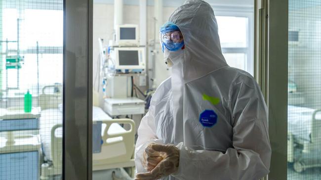 В России за сутки коронавирусом заболело 8 тысяч 380 человек, на 167 больше, чем днем ранее