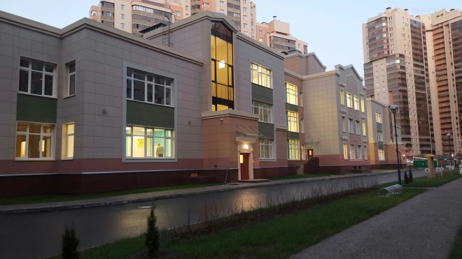 В Петербурге на Яхтенной улице достроили детский сад