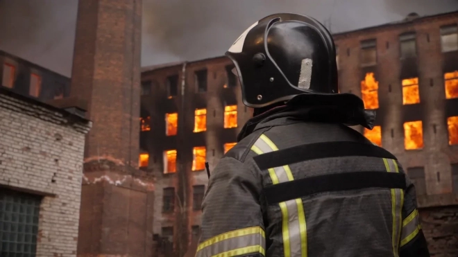 Пожар на "Невской Мануфактуре": спасатели объяснили, почему так долго тушили возгорание