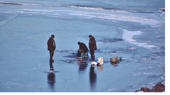 В МЧС напомнили петербуржцам о запрете выхода на лед с 15 марта