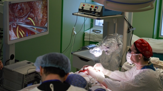 В Петербурге онкологи впервые провели уникальную операцию по удалению челюстной опухоли