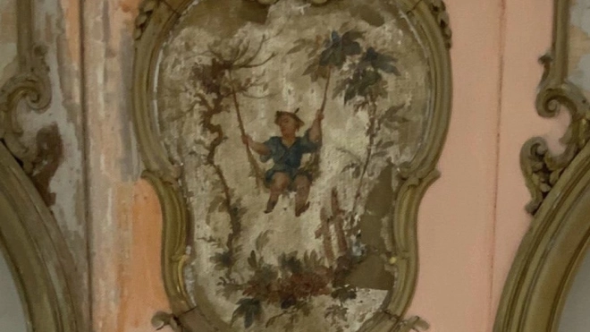 В особняке на Моховой реставраторы обнаружили фреску дореволюционных времен