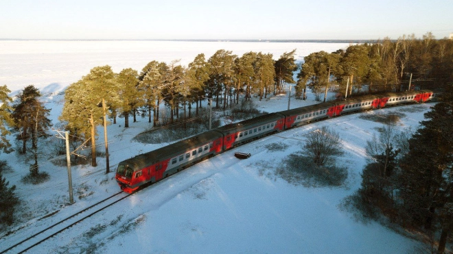 В новогодние праздники на полигоне Октябрьской железной дороги перевезли 3,9 млн пассажиров